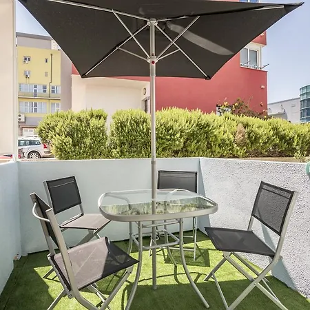 דירה Corner